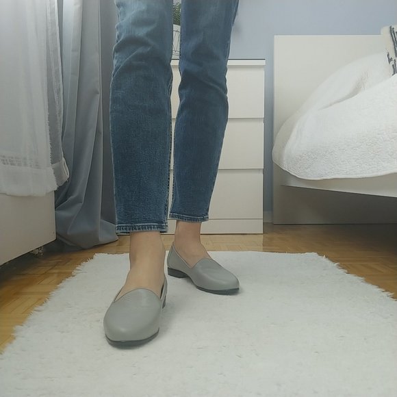 Grey Leather Loafers Size 9.5WW - Picture 2 of 11
